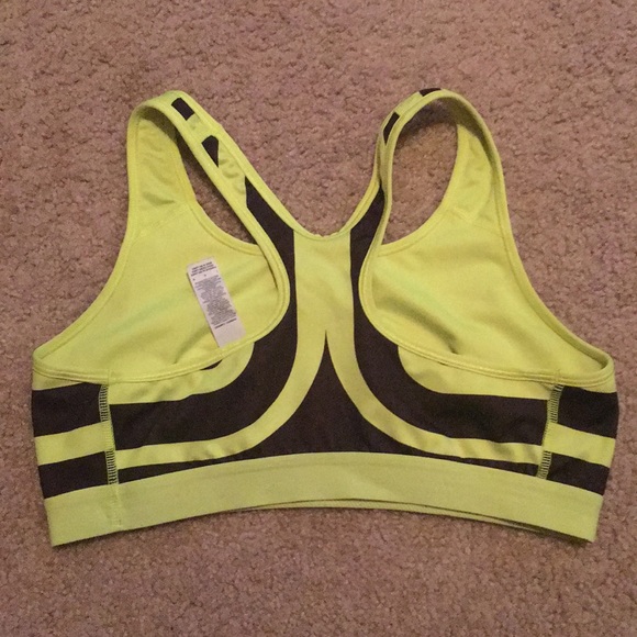 NIKE sports bra - Picture 2 of 5